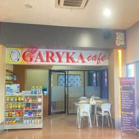 shop & dine